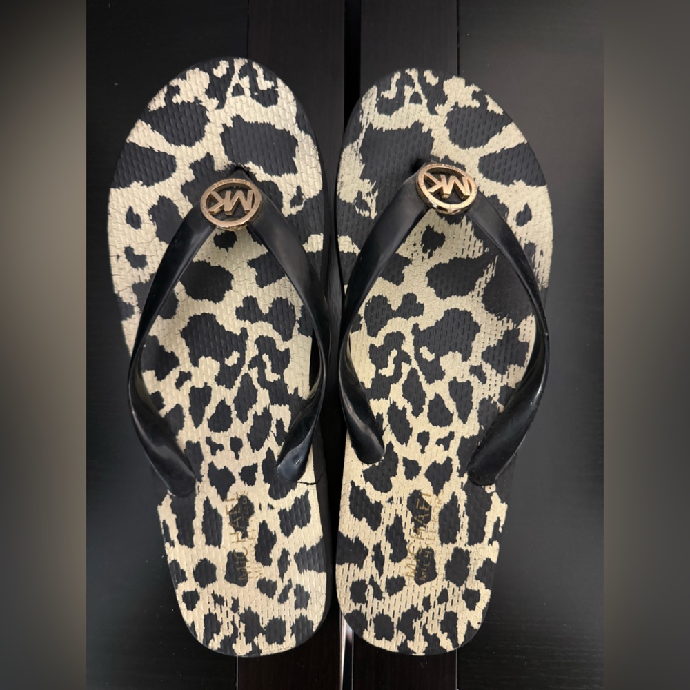 Women’s Michael Kors Flip Flops size 9
